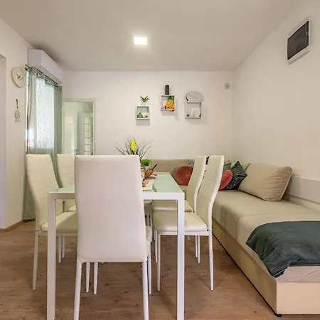 Stunning In With Wifi Apartment *